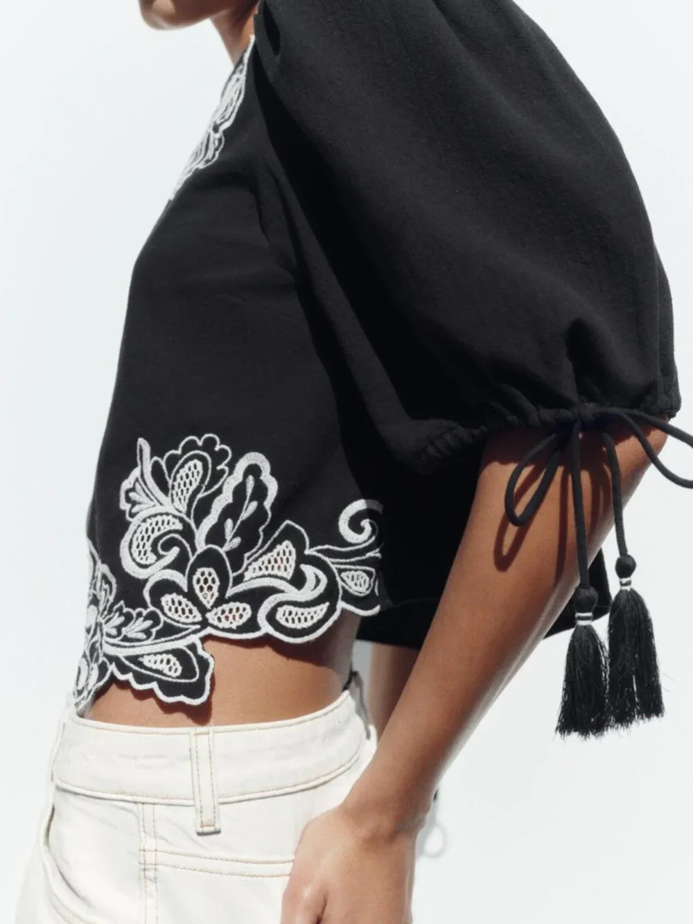ZARA Black White Embroidered Puff Sleeve Blouse Size Small